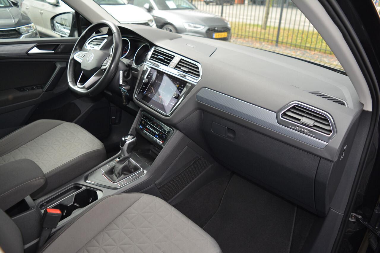 Volkswagen TIGUAN 1.5 TSI Life | ACC | Trekhaak | Camera |