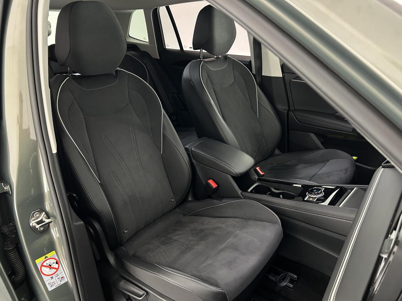 Volkswagen TIGUAN 1.5 204pk eHybrid Elegance Trekhaak Camera harman/kardon Massage Keyless Virtual Cockpit Navigatie