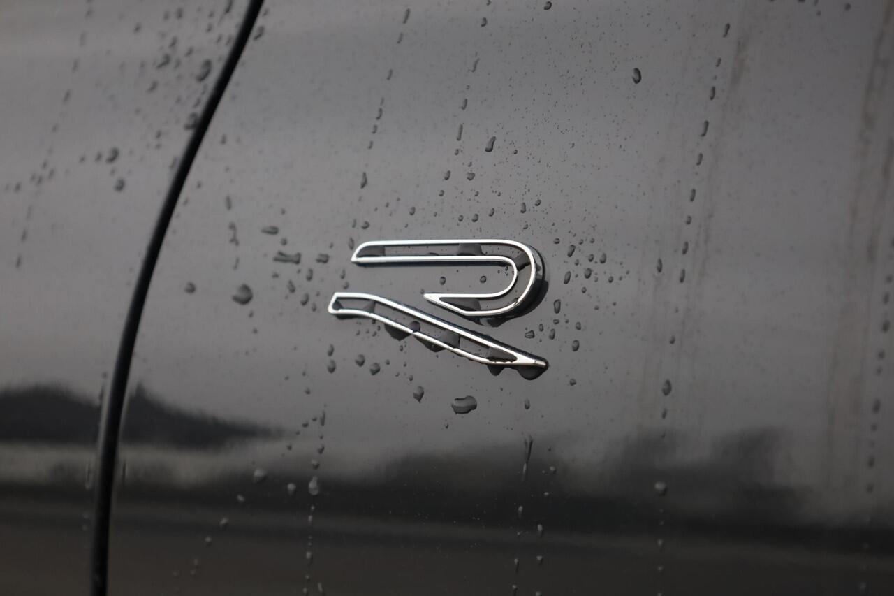 Volkswagen TIGUAN 1.5 eHybrid R-Line Edition 204PK / 150kW LED Matrix IQ.Light, 360° rondomzichtcamera, panoramisch schuif-, kanteldak, elektr. bedienbaar, head-up display, verwarm- en ventileerbare voorstoelen met massagefunctie, Keyless Entry & Start, verwarmbare achterb