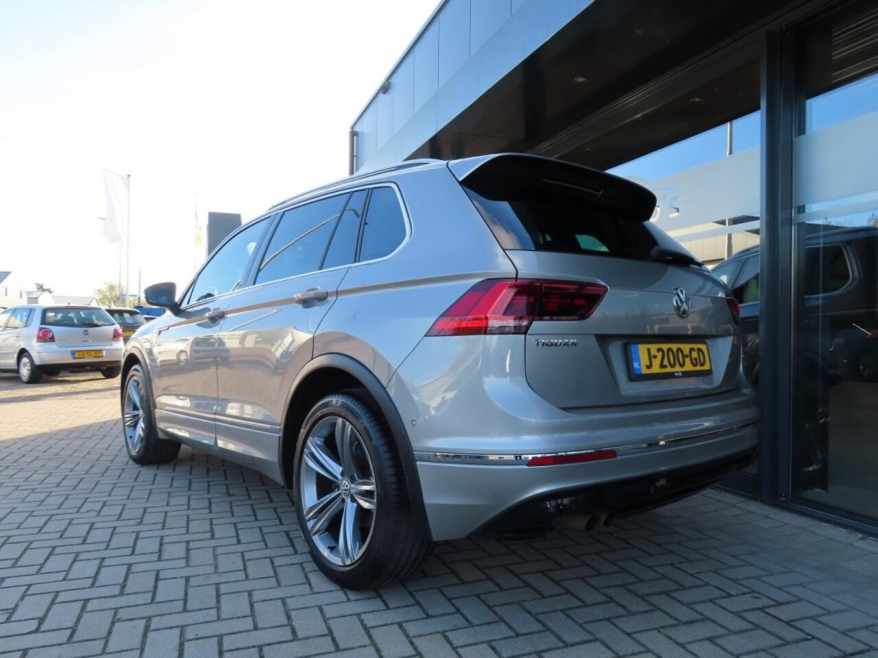 Volkswagen TIGUAN 1.5 TSI DSG Highline Business R Pano Ecc Acc 2020