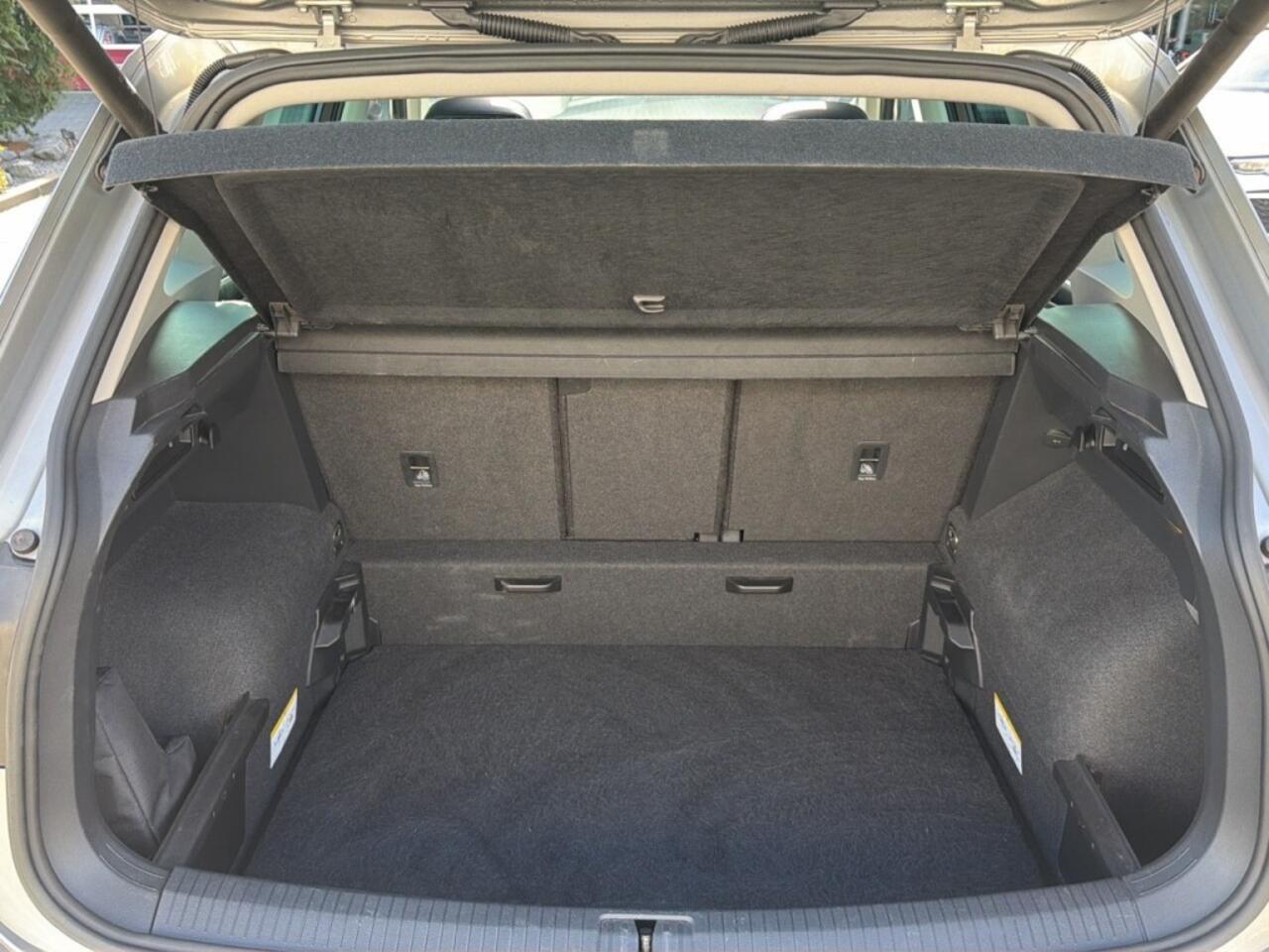 Volkswagen TIGUAN 2.0 TDI DSG R-LINE PANO-DAK/CAMERA/TREKHAAK/NAVI/CARPLAY/ACC/E-KLEP