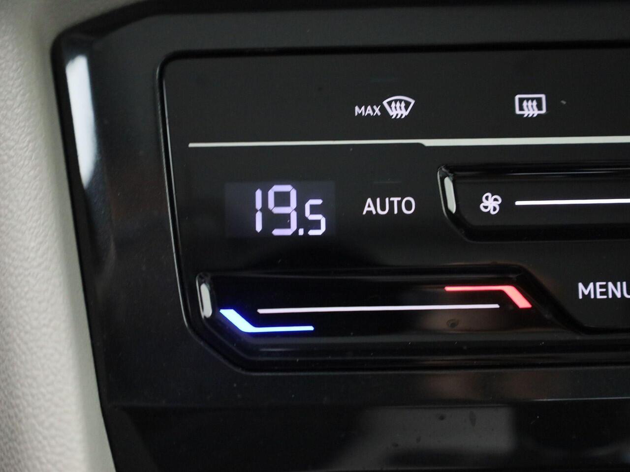 Volkswagen TIGUAN 1.4TSIeHybrid 180kW/245PK Elegance DSG · Panoramadak · Camera + Parkeersensoren · Navigatie