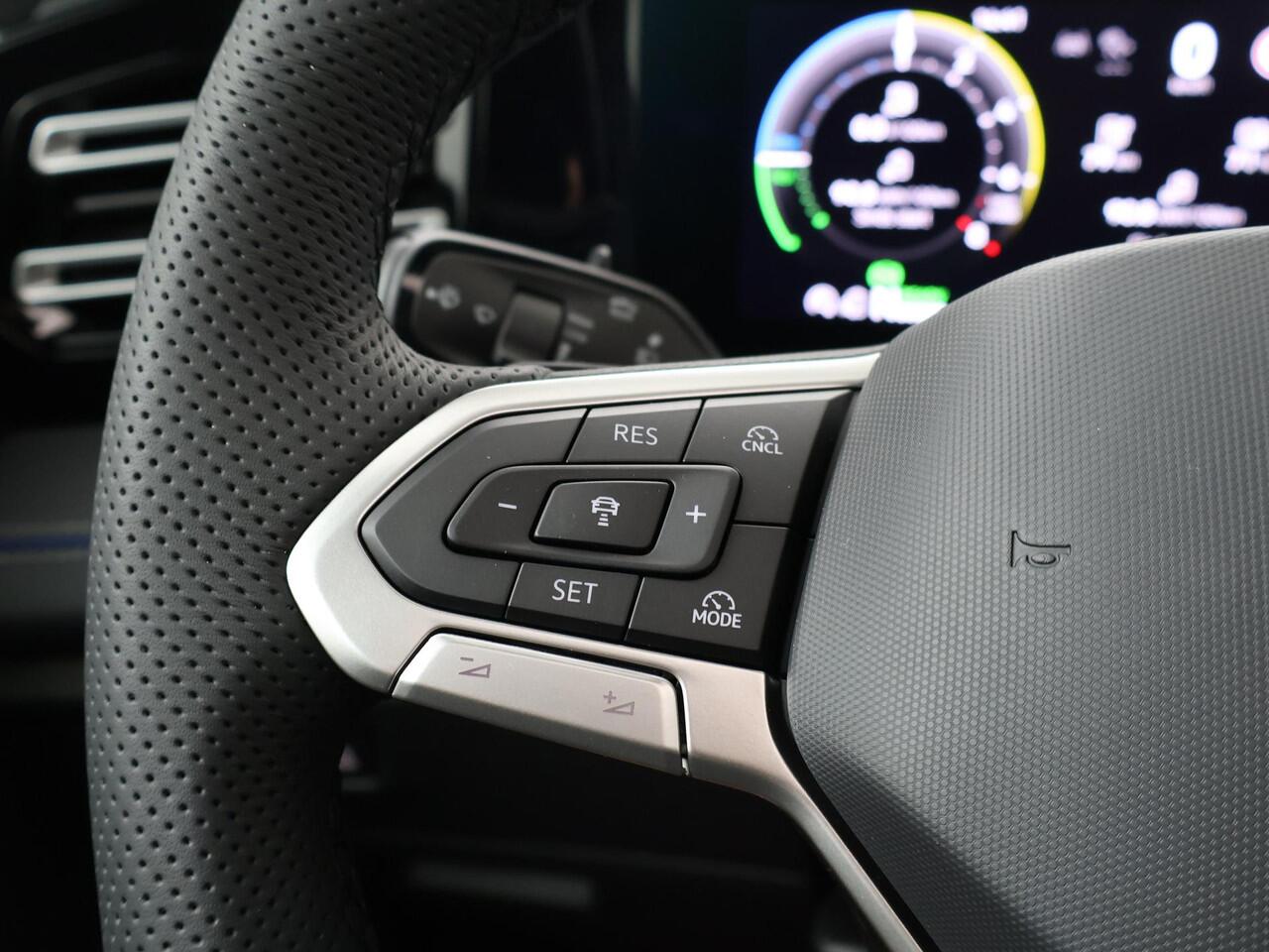 Volkswagen TIGUAN 1.5 eHybrid 272pk R-Line Edition DSG | Black Style | Assistance Plus pakket | Comfort pakket |