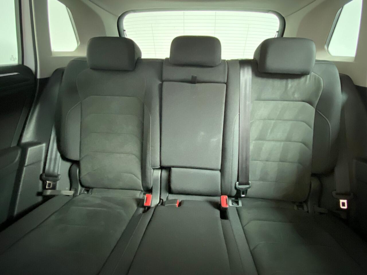 Volkswagen TIGUAN 1.5 TSI ACT Highline R-Line Look