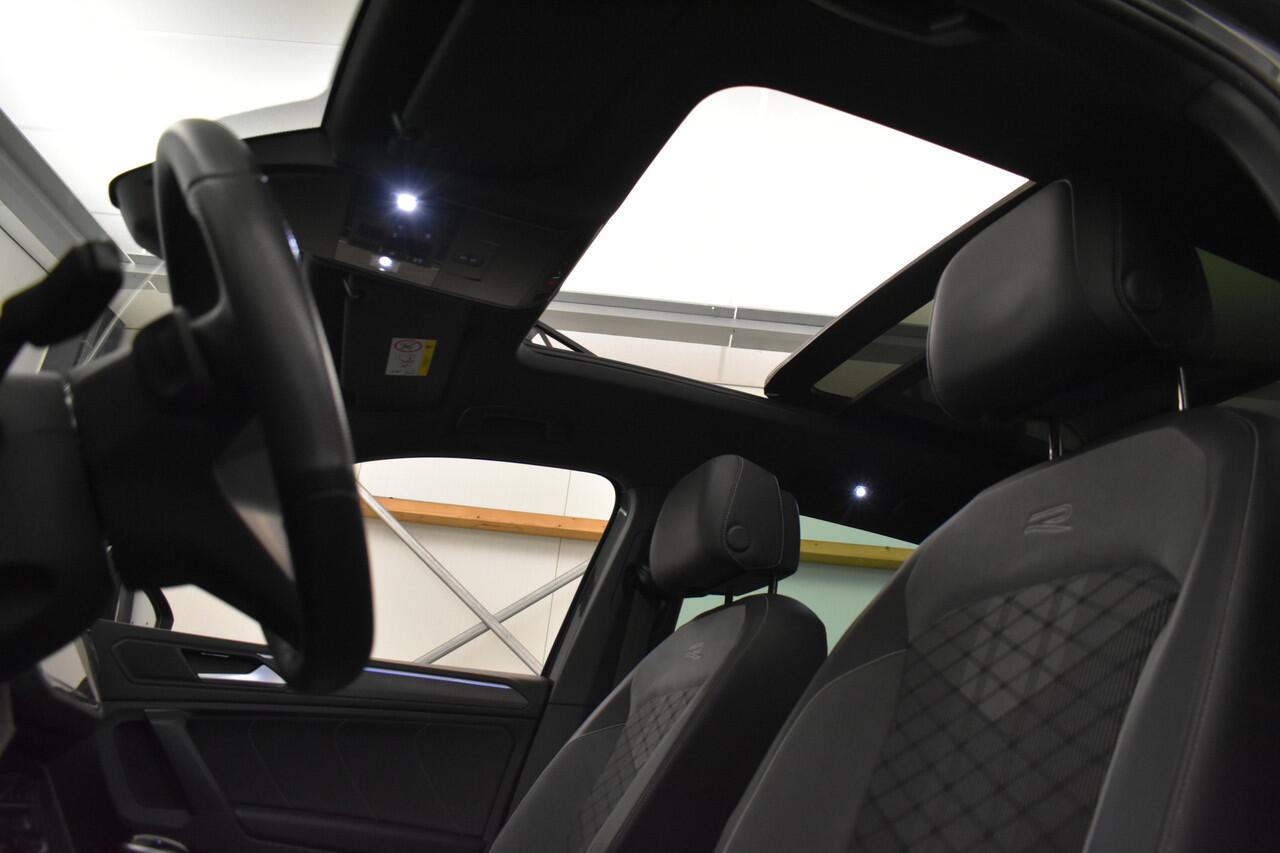 Volkswagen TIGUAN 1.5 TSI R-Line EL Trekh+aKlep Panodak Virtual Camera Zwarte hemel bkl