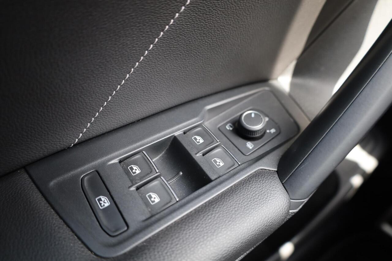 Volkswagen TIGUAN 1.4 TSI eHybrid R-Line Business+ 245PK / 180kW DSG, 20" 'Misano' LMV, achteruitrijcamera (rear view), LED Matrix (IQ.Lights), dodehoekdetectie (side assist), adaptief onderstel (dcc), elektrisch verstel-, verwarm- en inklapbare buitenspiegels (spiegel pak