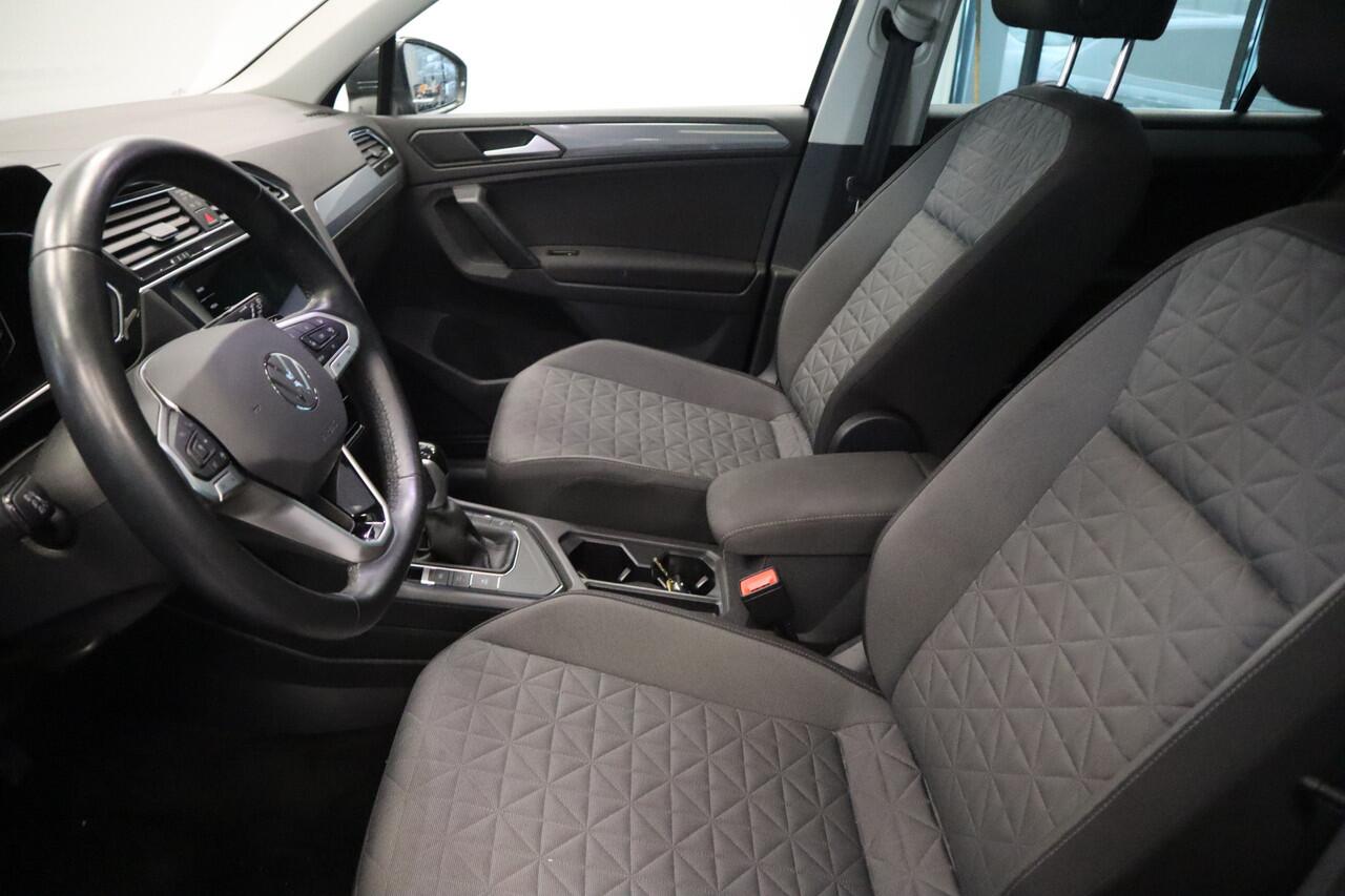 Volkswagen TIGUAN 1.5 TSI Life Business ACC Climate Panoramadak PDC Keyless NAP 24 maanden garantie mogelijk (*vraag naar de voorwaarden)