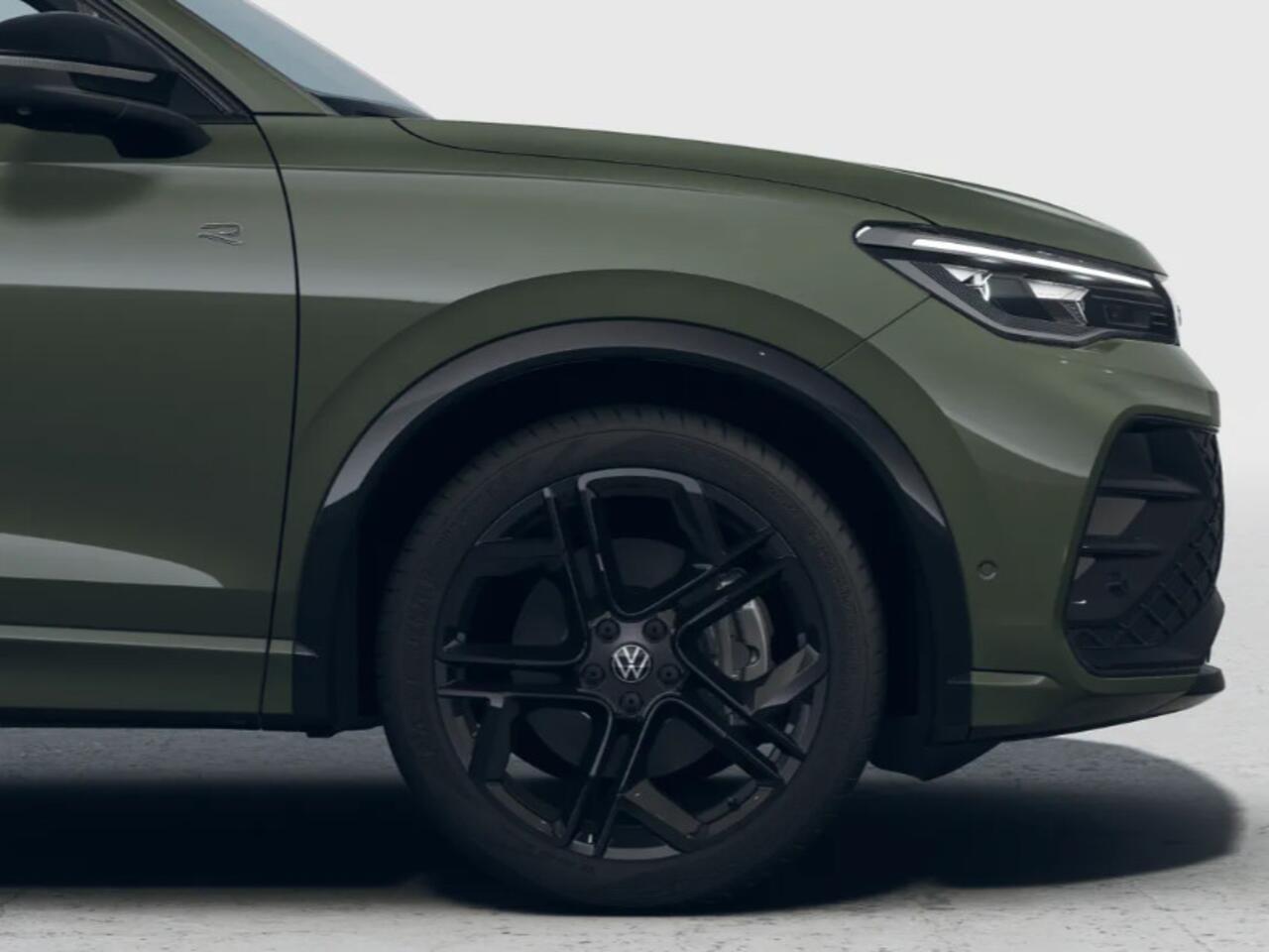 Volkswagen TIGUAN R-Line Edition 1.5 eHybrid 204 PK 6 versn. DSG PRIVATE LEASE VANAF ¤625P/M · Black Style Pakket · Panoramaschuif-kanteldak · Trekhaak inklapbaar, electr. ontgrendeling, incl. Trailer Assist · Voorraad OUTLET