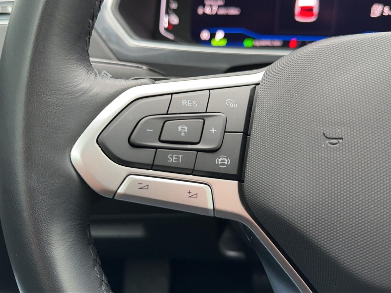 Volkswagen TIGUAN 1.4 TSI PHEV Business+ | Panodak | navi | virtual | camera!