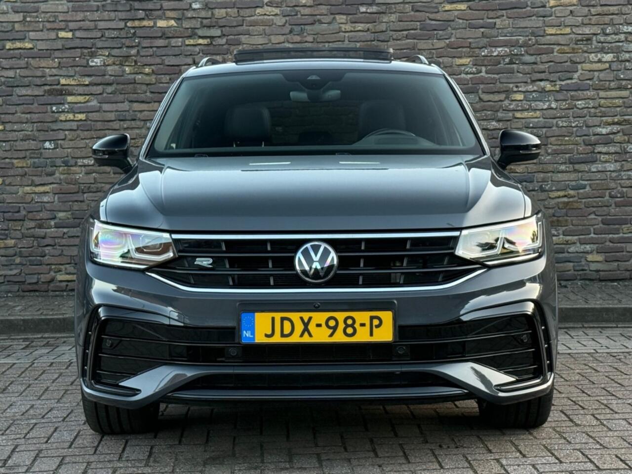 Volkswagen TIGUAN 1.4 TSI eHybrid R-LINE Black Style Panodak Trekhaak Leer 360 Camera