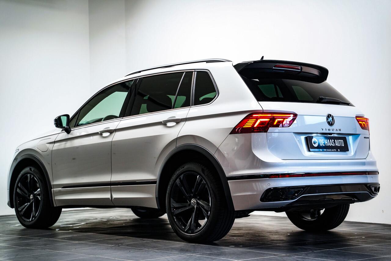 Volkswagen TIGUAN 1.4 TSI eHybrid R-Line Black style|Pano dak|Trekhaak|Acc