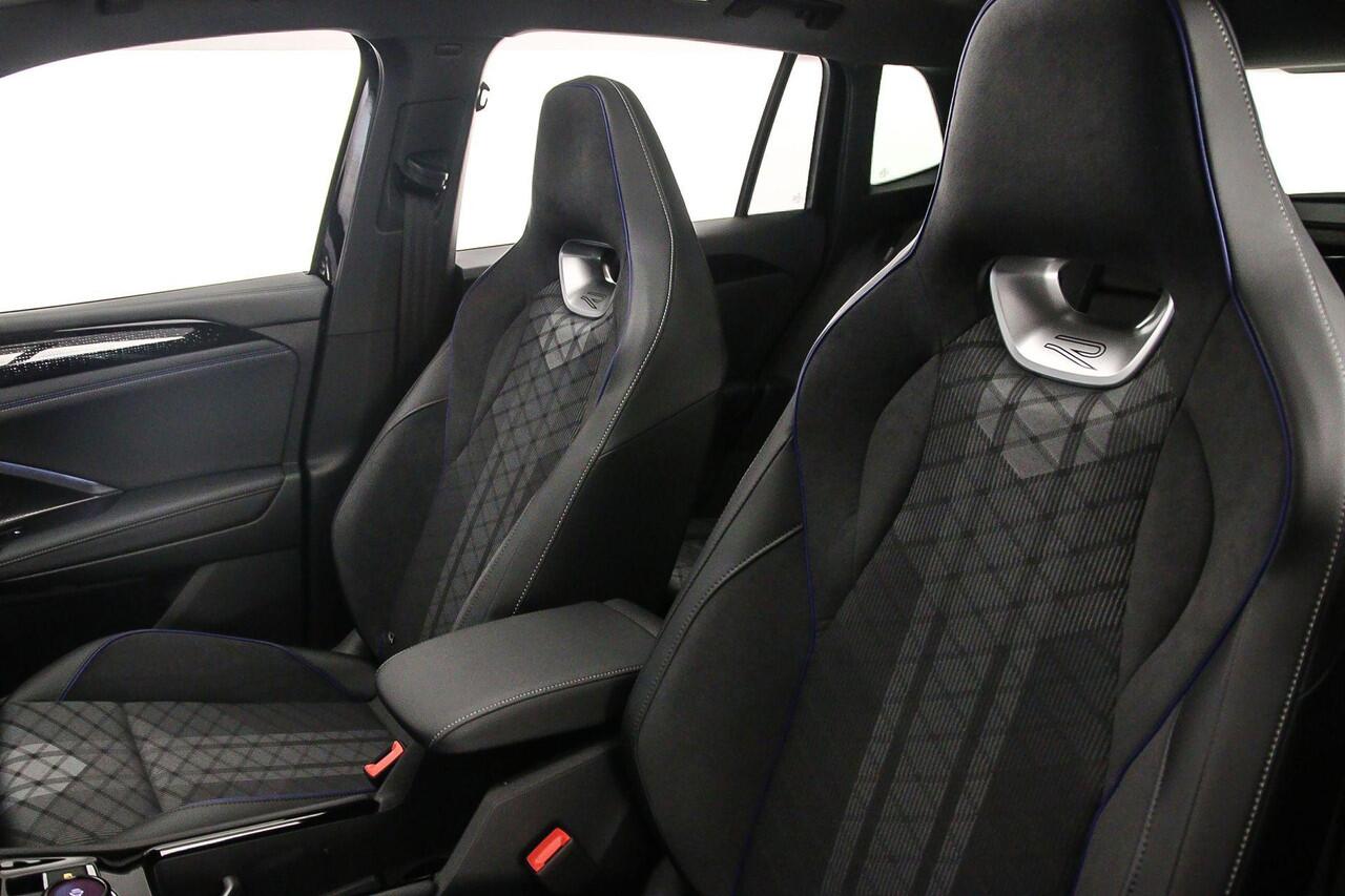 Volkswagen TIGUAN R-Line Edition 1.5 TSI eHybrid 272pk DSG Automaat Trekhaak, Panoramadak, Navigatie, Adaptive cruise control, Black Style, Achteruitrijcamera, Elektriche achterklep