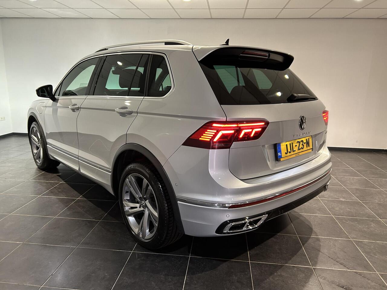Volkswagen TIGUAN 1.4 TSI eHybrid R-Line Business+ | Navigatie | Stoelverwarming | Adaptieve cruise control