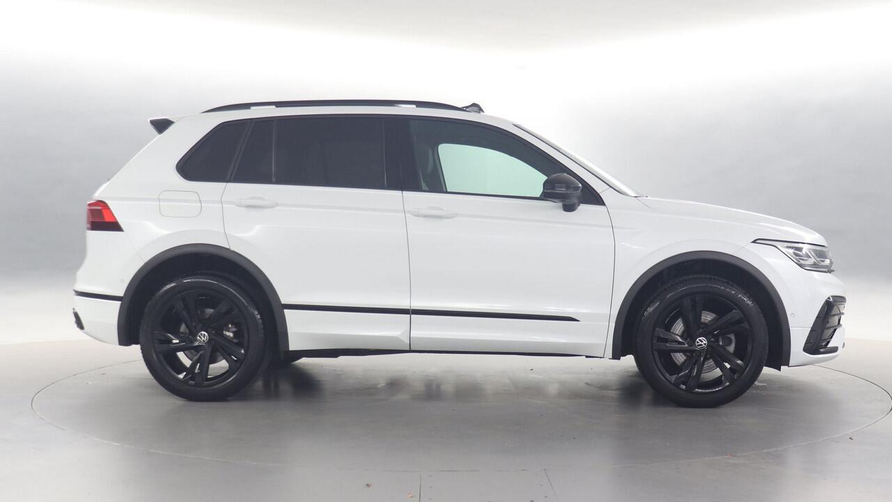 Volkswagen TIGUAN 1.4 TSI eHybrid 245pk PHEV R-Line Black Style / Panoramadak / Head Up / 360 Camera / Demonstratieauto