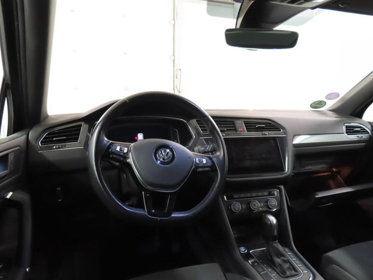 Volkswagen TIGUAN Allspace 1.5 TSI Highline R Line Pano.dak Stoelvrw. Adapt.Cruise Business