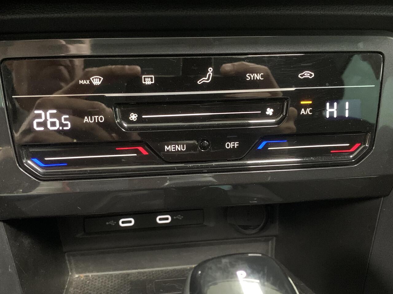 Volkswagen TIGUAN 1.4 TSI eHybrid Business+ SOH 96,8% | PANORAMADAK | NAVIGATIE | ACHTERUITRIJCAMERA