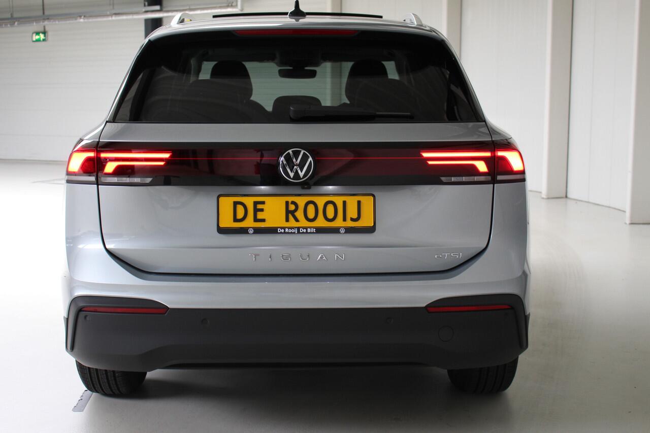Volkswagen TIGUAN 1.5 eTSI Life Edition Navigatie | Panoramadak | Trekhaak | Standverwaming / koeling