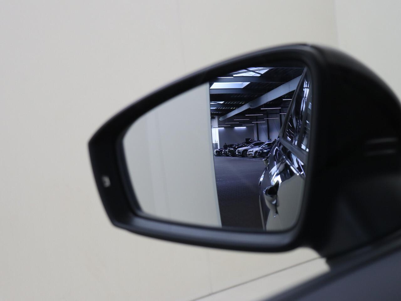 Volkswagen TIGUAN 1.4 TSI eHybrid R-Line | Stoel en Stuurverwarming | Carplay | Adaptive Cruise Control |