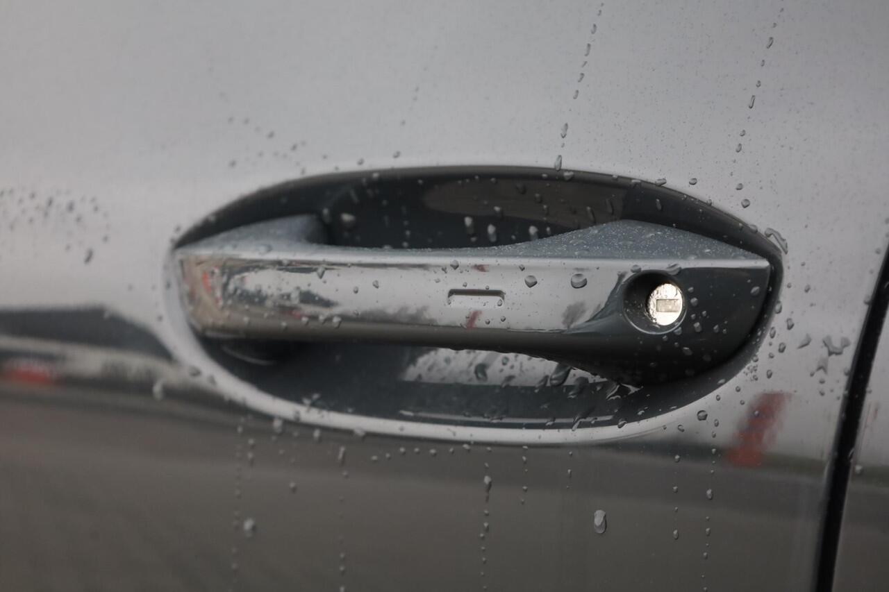 Volkswagen TIGUAN 1.5 eHybrid R-Line Edition 204PK / 150kW LED Matrix IQ.Light, 360° rondomzichtcamera, panoramisch schuif-, kanteldak, elektr. bedienbaar, head-up display, verwarm- en ventileerbare voorstoelen met massagefunctie, Keyless Entry & Start, verwarmbare achterb