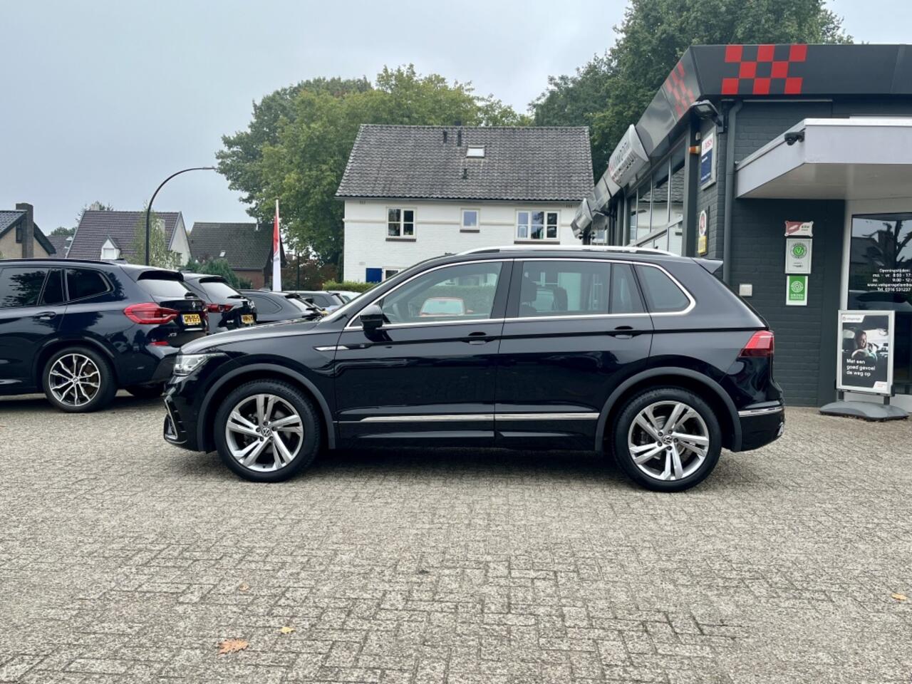 Volkswagen TIGUAN 1.5 TSI R-Line Camera Trekhaak Standkachel Carplay Keyless Navi