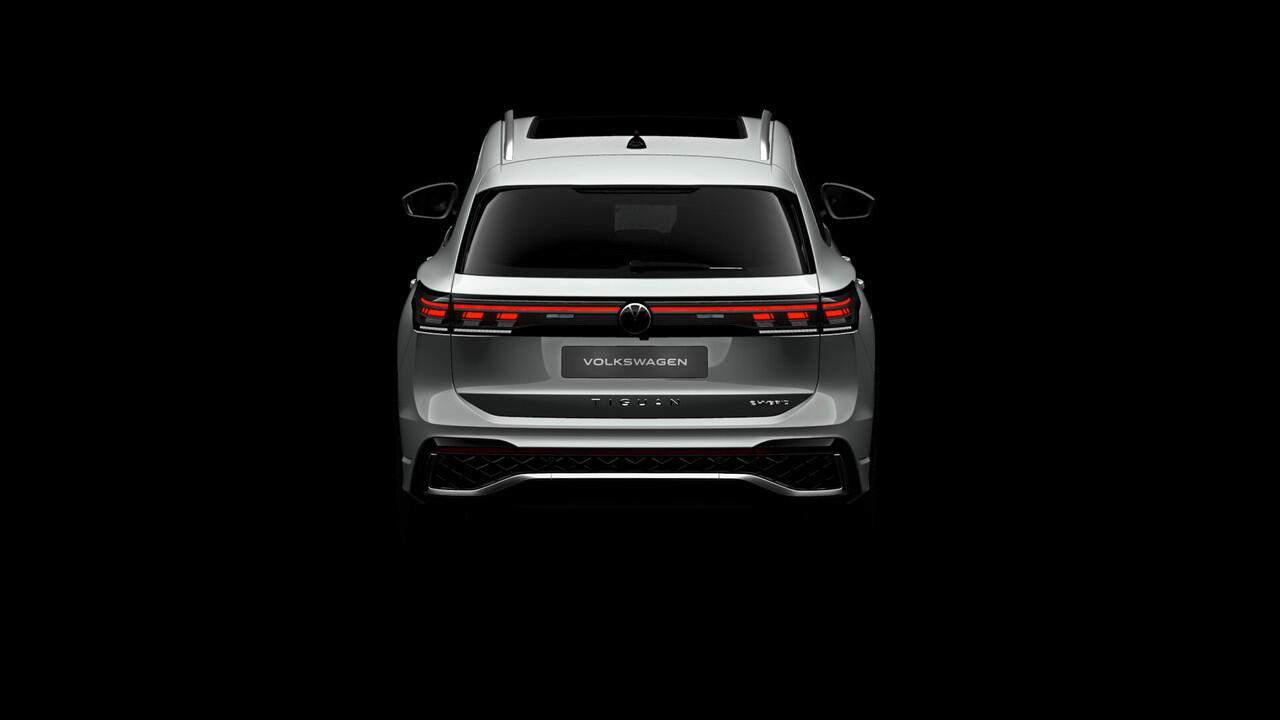 Volkswagen TIGUAN R-Line Edition - eHybrid | 'App-Connect' draadloze smartphone integratie | Automatische afstandsregeling (Adaptive Cruise Control) | Black Style Pakket