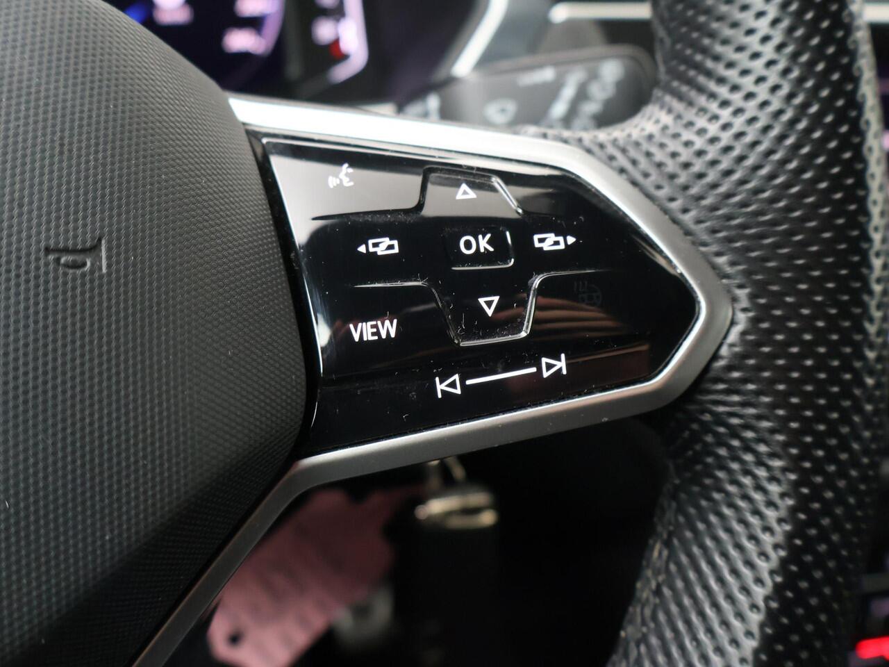 Volkswagen TIGUAN 1.5 TSI R-Line | 150 PK | Automaat | Trekhaak wegklapbaar | LED Plus koplampen | 19"LM velgen | 2 x R-Line | Black Edition |