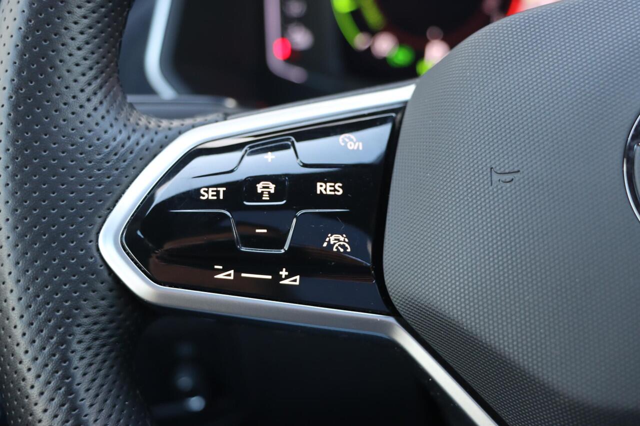 Volkswagen TIGUAN 1.4 TSI eHybrid R-Line Business+ | Pano | HUD | Discover Pro | DCC | 360°