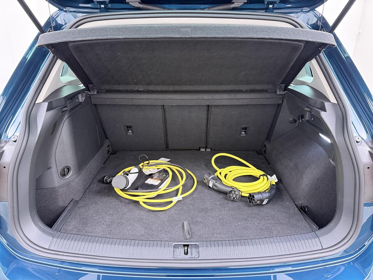 Volkswagen TIGUAN 1.4 TSI eHybrid R-Line Business+ 24.000KM!!| SUPER COMPLETE AUTO| DIG. DASH| STOEL + STUURVERWARMING| CARPLAY | NET ONDERHOUD GEHAD, RIJKLAAR INCL 12 MND. BOVAG GARANTIE|