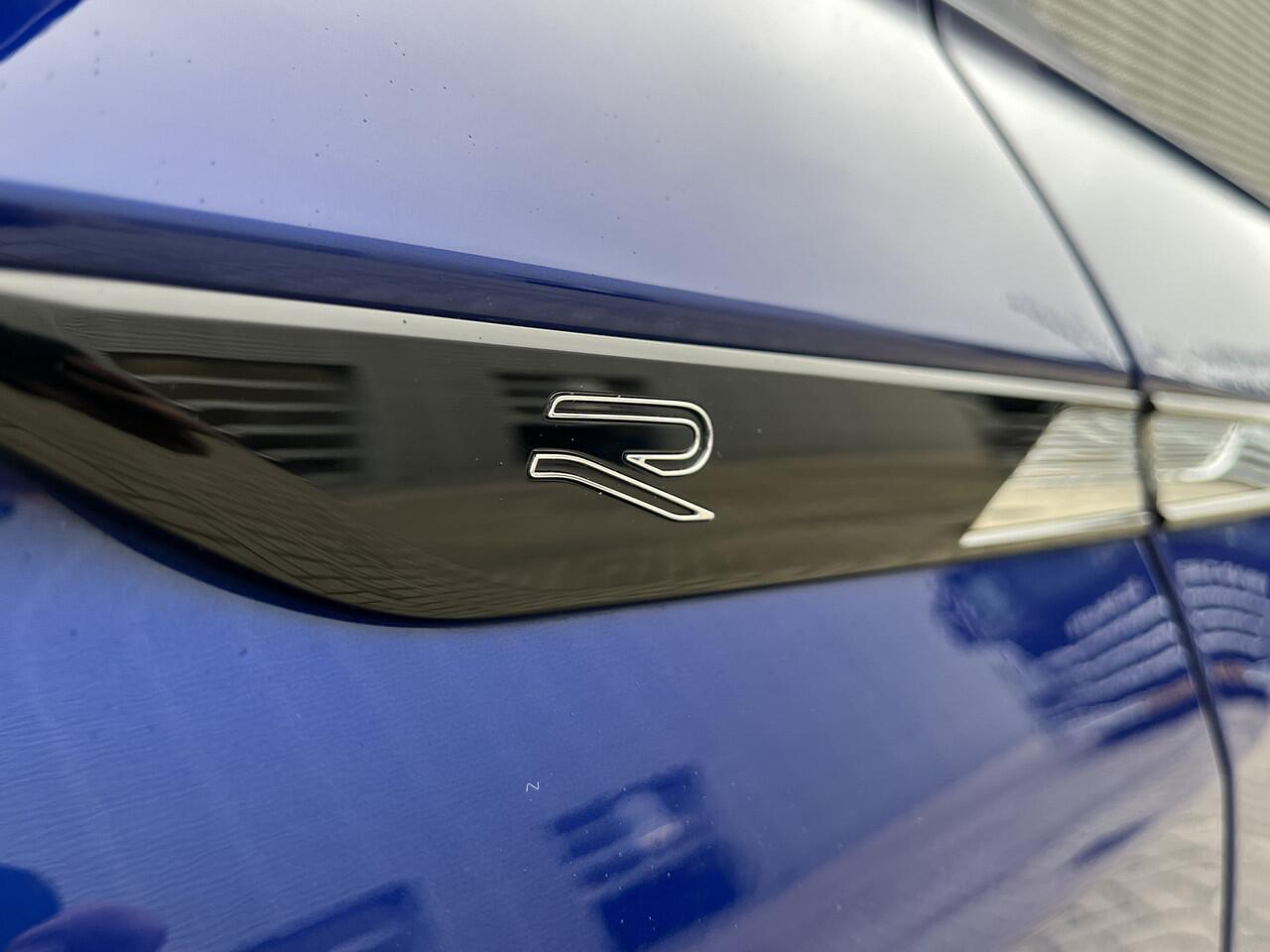 Volkswagen TIGUAN 1.5 TSI R-Line Business+ / Pano / Digitaal dashboard / Navigatie / App connect / Camera / Parkeersensoren V+A / lichtmaal 20 inch /