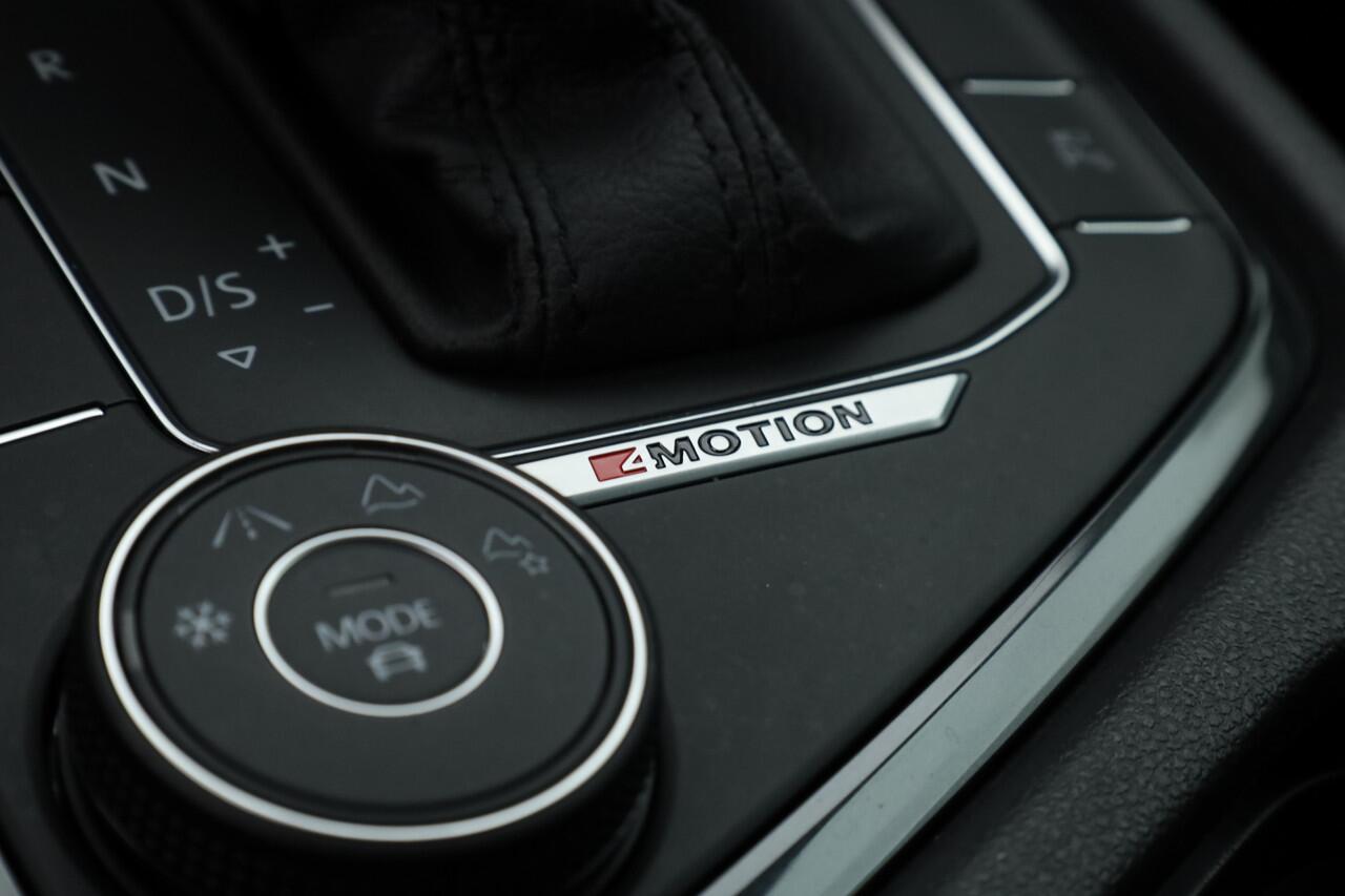 Volkswagen TIGUAN 2.0 TDI 4Motion R-Line DSG | Trekhaak | HUD | Adapt. Cruise | CarPlay | Navi | Stoelverw.