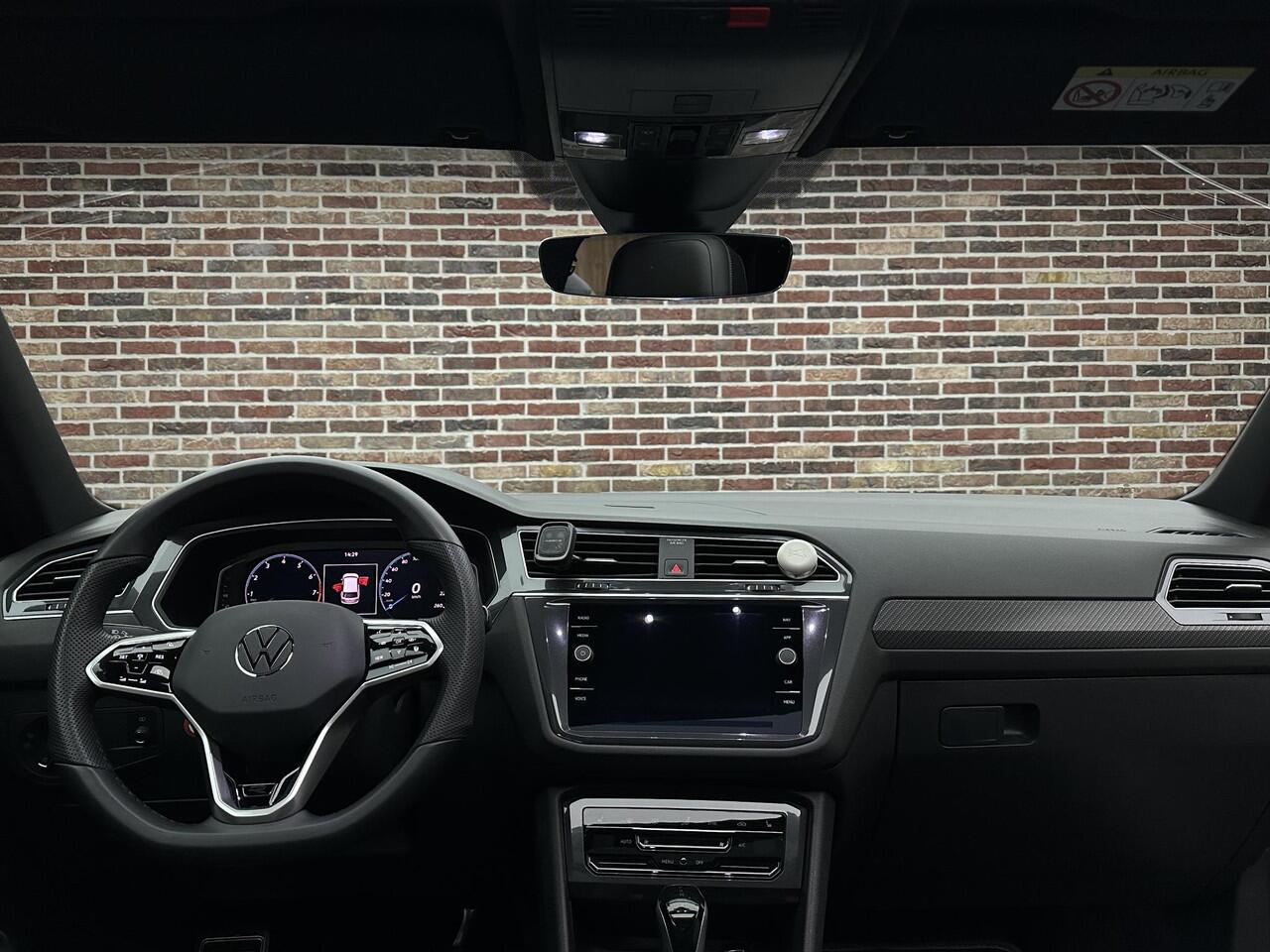 Volkswagen TIGUAN 2.0 TSI 4Motion R Line Allspace Panorama IQ Headup Trekhaak 7P