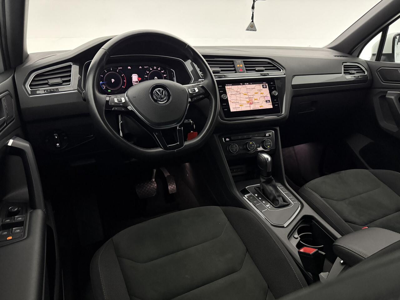 Volkswagen TIGUAN 1.5 TSI ACT 150PK R-line | Virtual | Carplay | Trekh. | Adaptive Cruise | LED | Parkeersens. | NAP