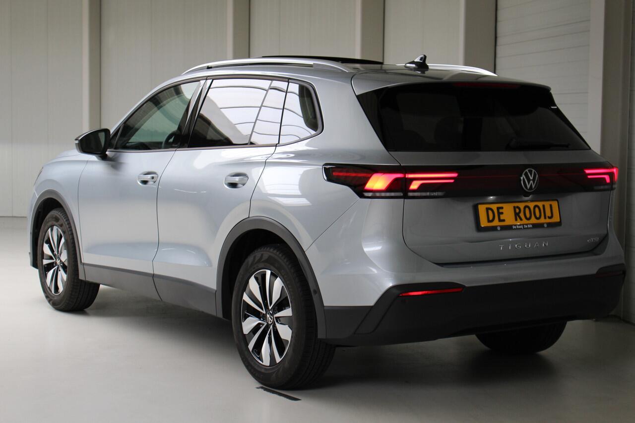 Volkswagen TIGUAN 1.5 eTSI Life Edition Navigatie | Panoramadak | Trekhaak | Standverwaming / koeling