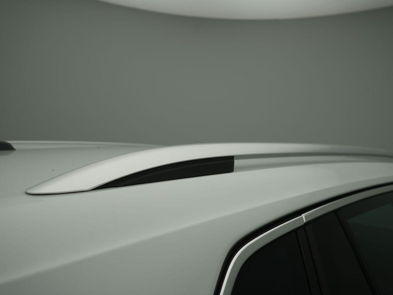 Volkswagen TIGUAN 1.4 TSI eHybrid Business+ - RIJKLAARPRIJS - Trekhaak - Stuur- en Stoelverwarming - Achteruitrijcamera