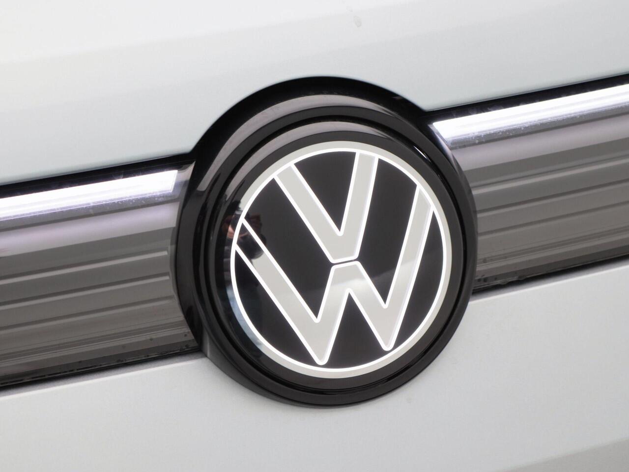 Volkswagen TIGUAN R-Line Edition 1.5 eHybrid 204 PK | Trekhaak | Panoramadak | Adaptief Onderstel | Black Style |