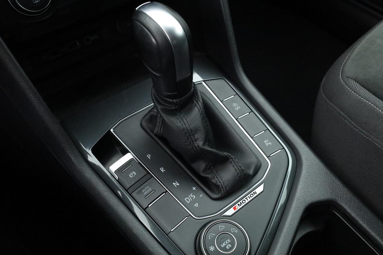 Volkswagen TIGUAN 2.0 TDI 4Motion R-Line DSG | Trekhaak | HUD | Adapt. Cruise | CarPlay | Navi | Stoelverw.