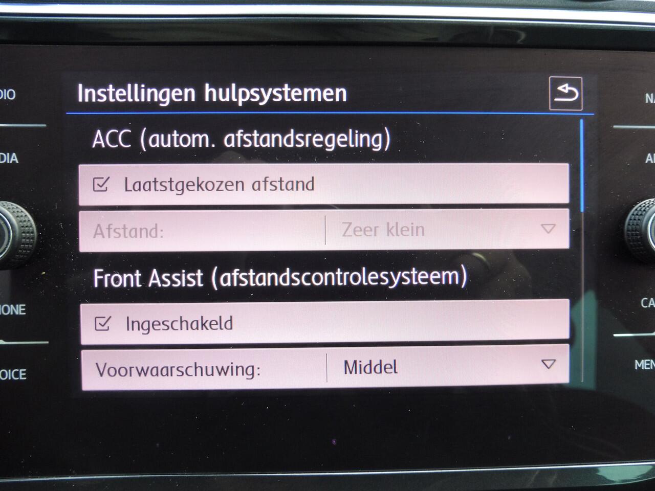 Volkswagen TIGUAN 1.5 TSI ACT Highline Business R Digidash | Pano | LED | LMV 19"| NL auto | 1e eig.