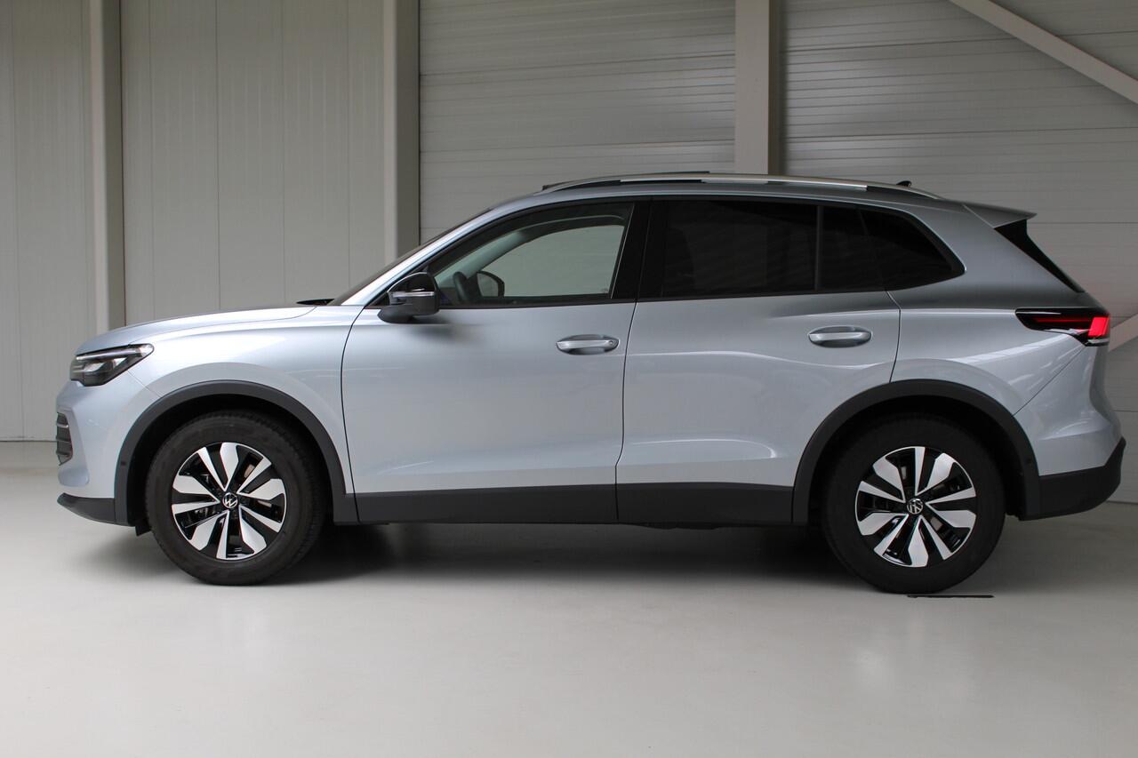 Volkswagen TIGUAN 1.5 eTSI Life Edition Navigatie | Panoramadak | Trekhaak | Standverwaming / koeling