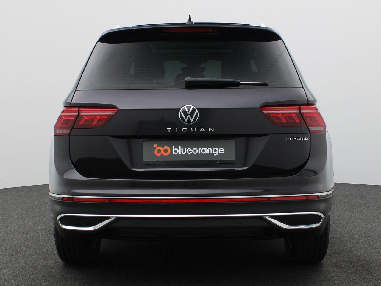 Volkswagen TIGUAN 1.4 TSI eHybrid Elegance 245PK DSG Pano-Schuifdak, Matrix Led, Adaptive Cruise Control, Achteruitrijcamera, Keyless, Side Assist, Elek. Bedienbare Achterklep, 18" LM Velgen