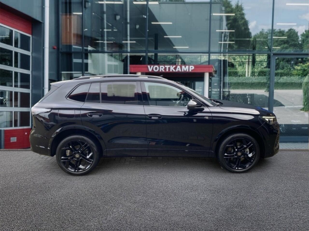 Volkswagen TIGUAN 1.5 TSI E-HYBRID R-LINE PANO-DAK/TREKHAAK/CAMERA/HenK/CARPLAY/ACC