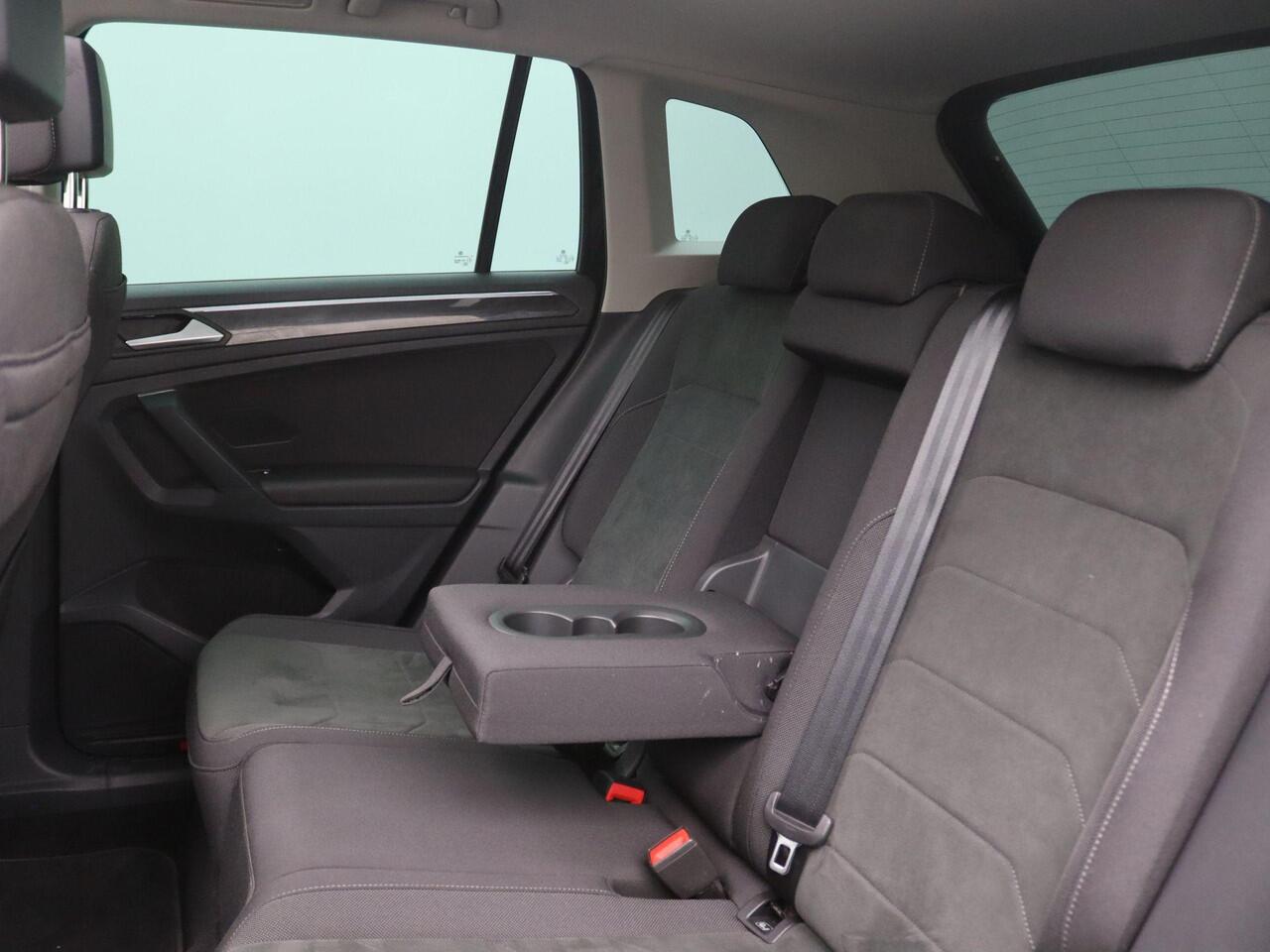 Volkswagen TIGUAN 1.4 TSI eHybrid Elegance 245PK DSG Pano-Schuifdak, Matrix Led, Adaptive Cruise Control, Achteruitrijcamera, Keyless, Side Assist, Elek. Bedienbare Achterklep, 18" LM Velgen