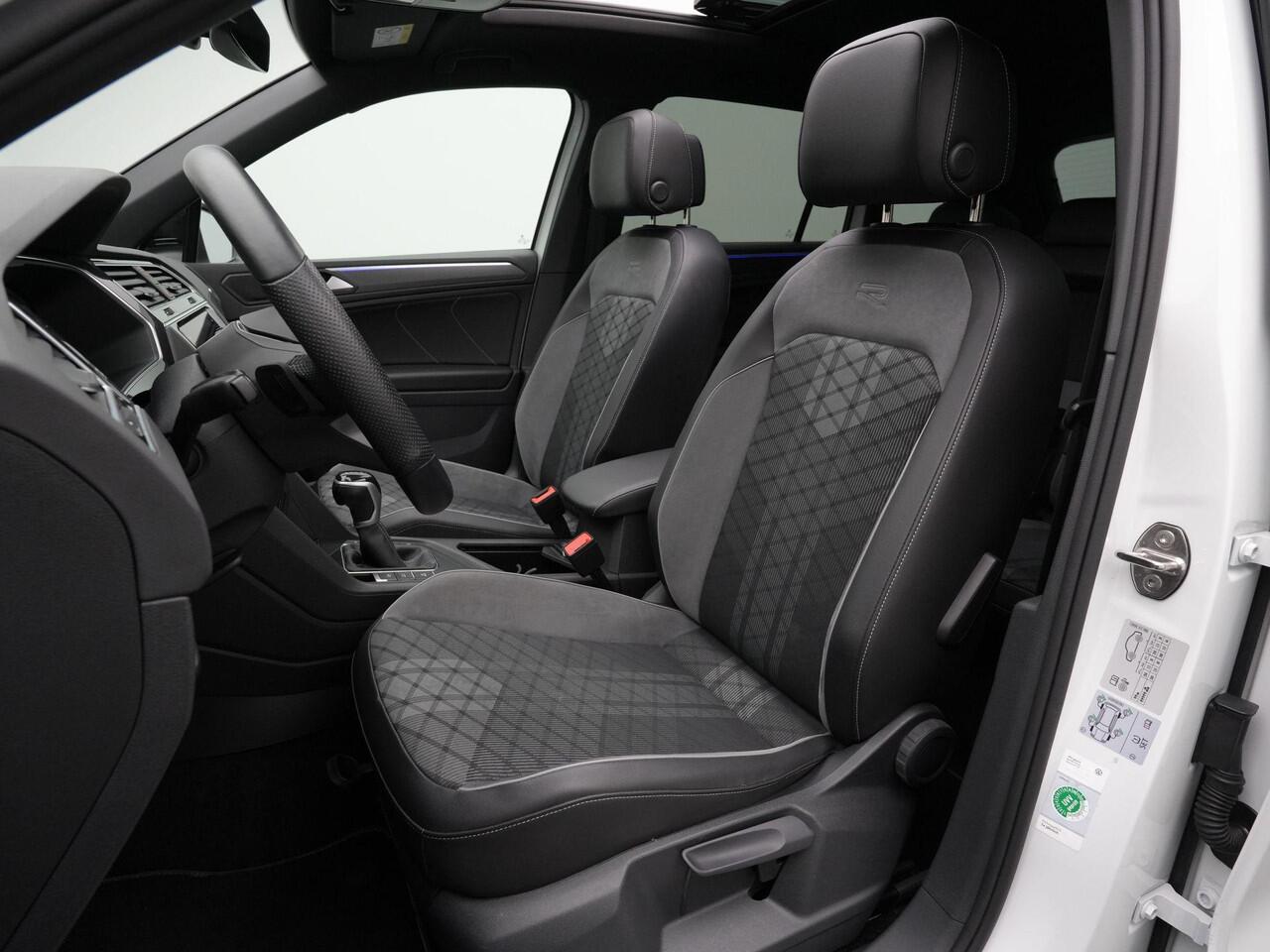 Volkswagen TIGUAN 1.4 TSI eHybrid 245 pk DSG R-Line Business | Panoramadak | Adaptief onderstel | 360 camera | Head-up display | IQ Light