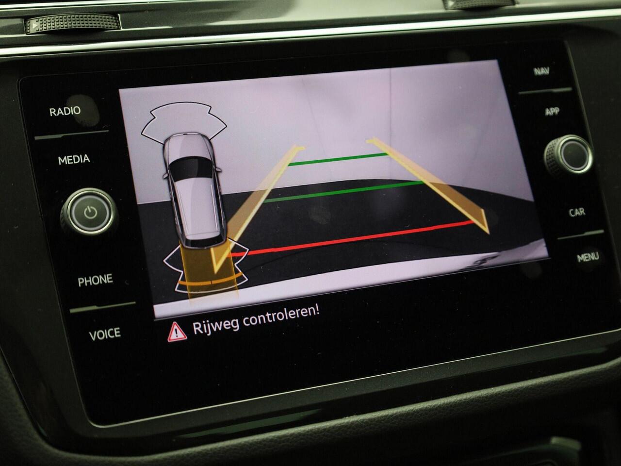 Volkswagen TIGUAN 1.4TSIeHybrid 180kW/245PK Elegance DSG · Panoramadak · Apple/Android · Camera + Parkeersensoren · Garantie tot juli 2028 of 100000km.