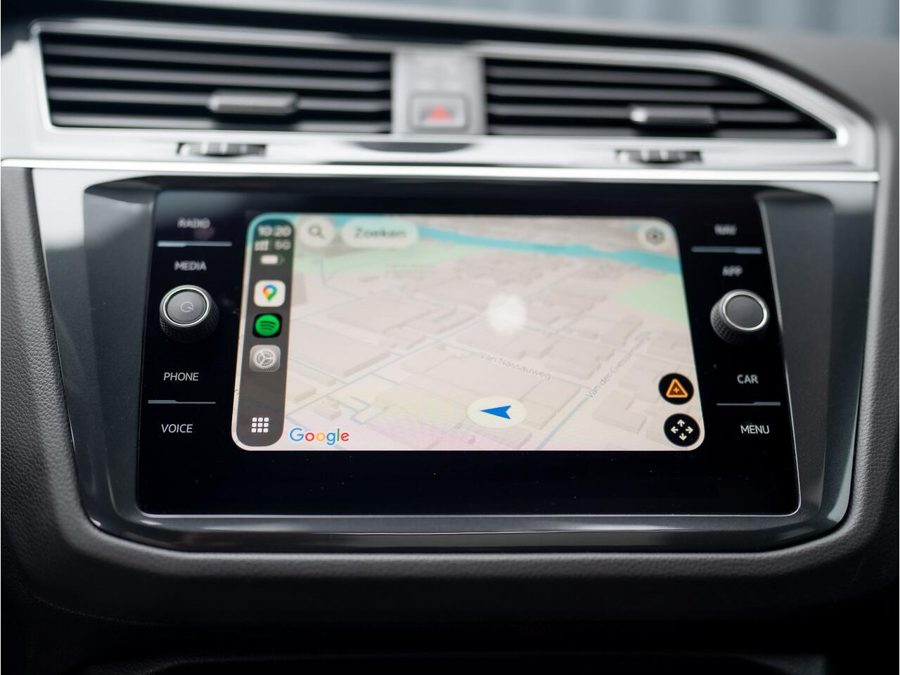 Volkswagen TIGUAN 1.5 TSI R-Line Black Style | Panodak | Elk. A-klep | IQ Light | Camera | Prijs Rijklaar!!