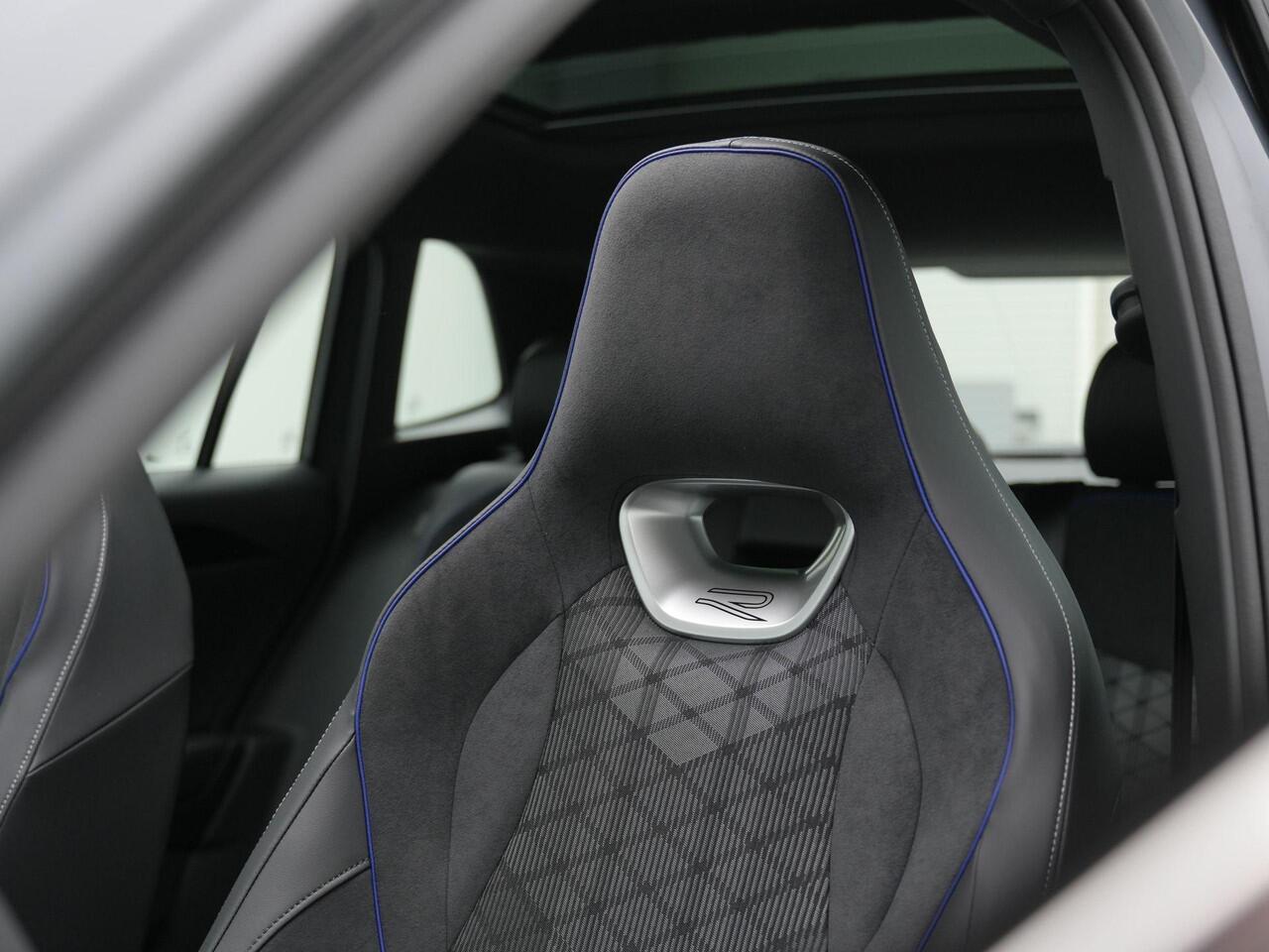 Volkswagen TIGUAN 1.5 TSI eHybrid 204 pk DSG R-Line | Panoramadak | Adaptief onderstel | Stuur-/stoelverwarming | Achteruitrijcamera | Massage