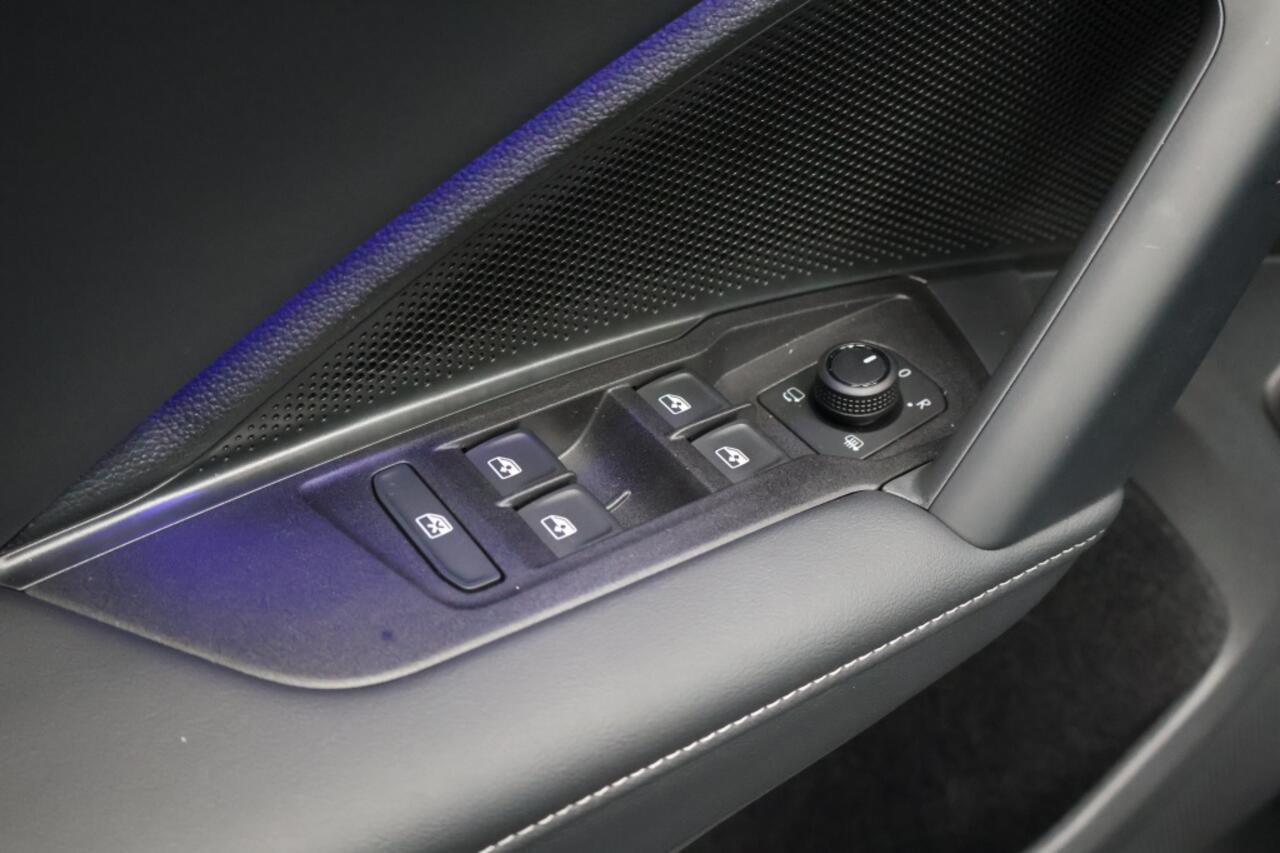 Volkswagen TIGUAN 1.5 TSI eHybrid 150 kW Life | Panoramadak | Trekhaak | LED