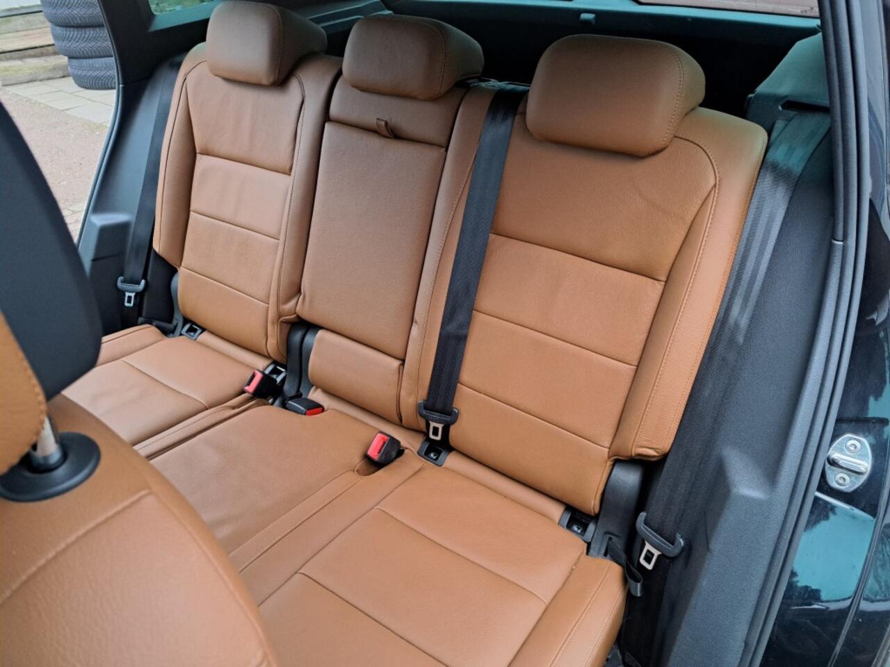 Volkswagen TIGUAN 1.5 TSI 150 Pk ACT R-Line Highline Bs DSG-7, Leder, Digital cockpit