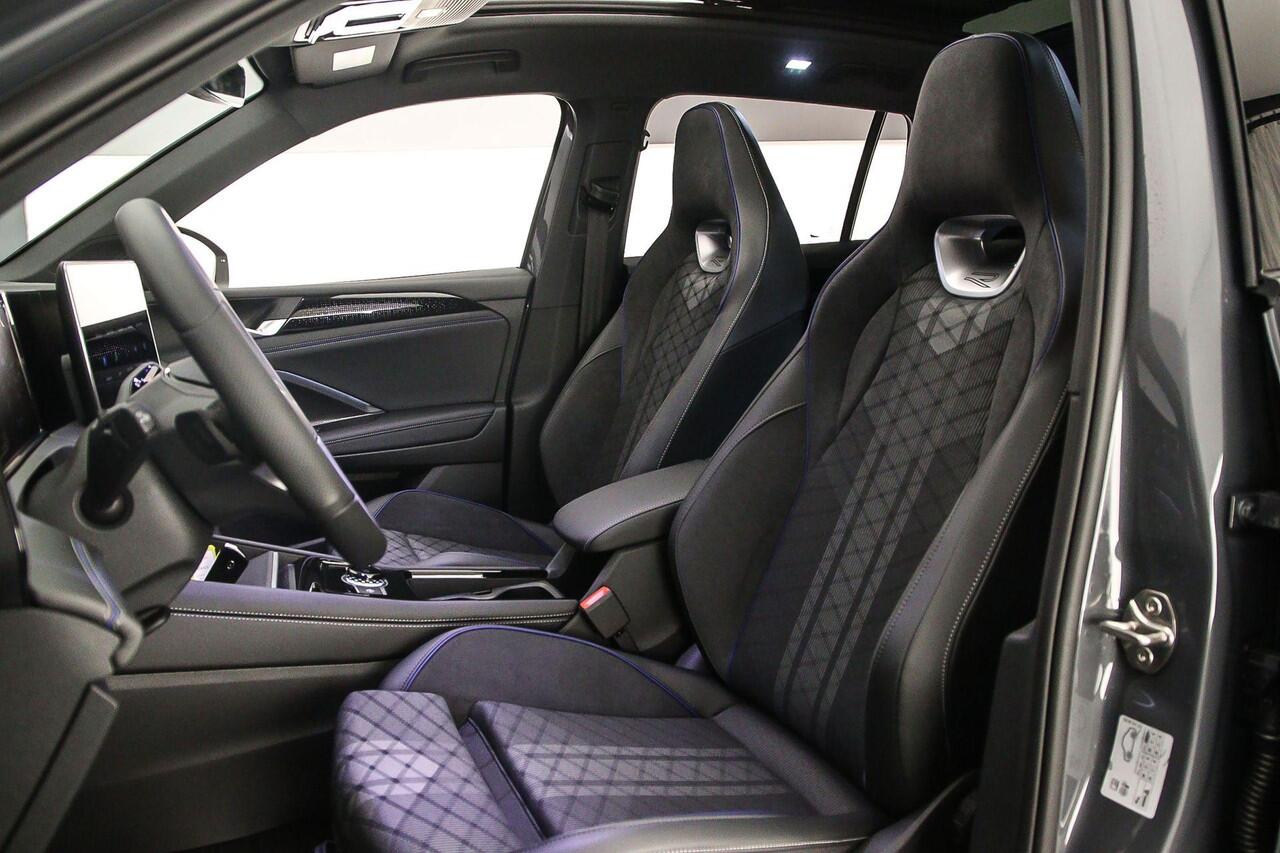 Volkswagen TIGUAN R-Line Edition 1.5 TSI eHybrid 272pk DSG Automaat Trekhaak, Panoramadak, Navigatie, Adaptive cruise control, Elektrische achterklep, Black Style, Achteruitrijcamera