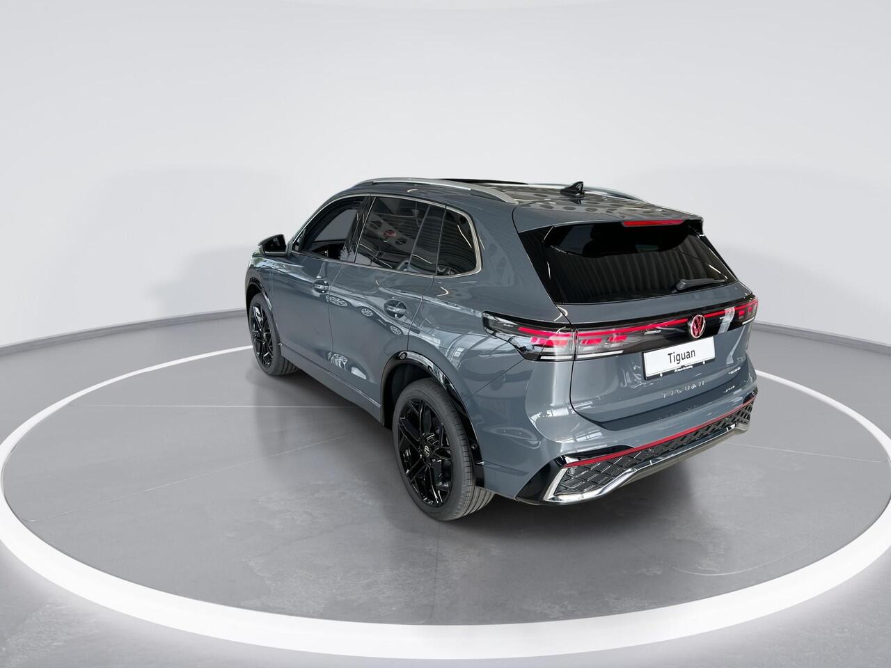 Volkswagen TIGUAN R-Line Edition 1.5 eHybrid 272 pk 6 versn. DSG · Assistance Pakket Plus · Comfort Pakket · Multimedia Pakket Plus · Trekhaak inklapbaar, met elektrische ontgrendeling, incl. aanhangermanoeuvreerhulp Trailer Assist · Prijs is inclusief inruilpremie