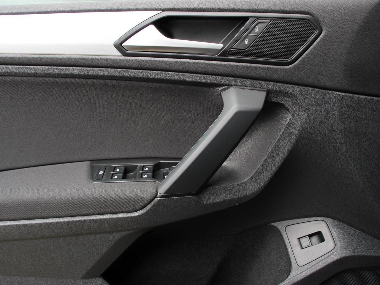 Volkswagen TIGUAN 1.5 TSI 150pk DSG Comfortline | Navigatie | Apple Carplay/Android Auto | Climate Control | Electrische achterklep | Digitale Cockpit